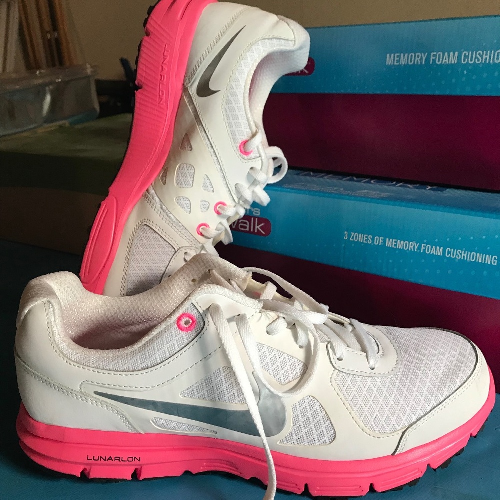 Nike Womans Court Shoes